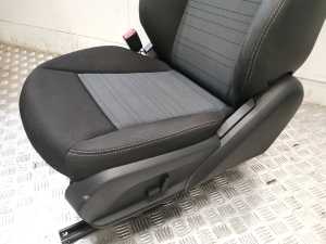 Mercedes Benz C-Class 205 (2014–2021) Vordersitz und seine Teile - 3