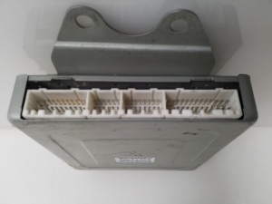 Mitsubishi Carisma (1995–2004) Motorsteuergerät MD351866 - 3