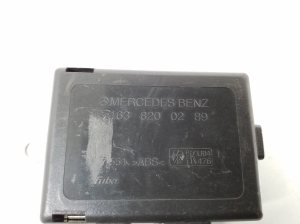 Mercedes Benz ML-Class 163 (1998–2005) Antenas pastiprinātājs A1638200289 - 2