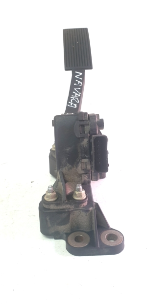 NISSAN Navara (2005–2015) Gaspedal 18002EA000 - 2