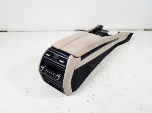 BMW 7 SERIJA F01 (2008–2015) Salons un tā detaļas - 4