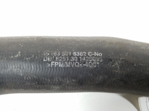 Mercedes Benz ML-Class 163 (1998–2005) Ladeluftkühlerschlauch A1635016382 - 3