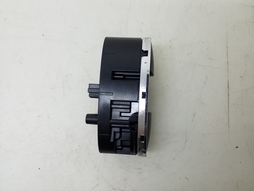 MERCEDES-BENZ CLS-Class C219 (2004-2010) Front Right Door Window Switch A2118211351 20978961