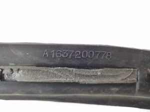 Mercedes Benz ML-Class 163 (1998–2005) Priekšējo durvju blīvējuma gumija A1637200578 - 2