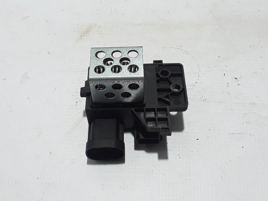 Used RENAULT Megane Cooling fan relay 255508124R