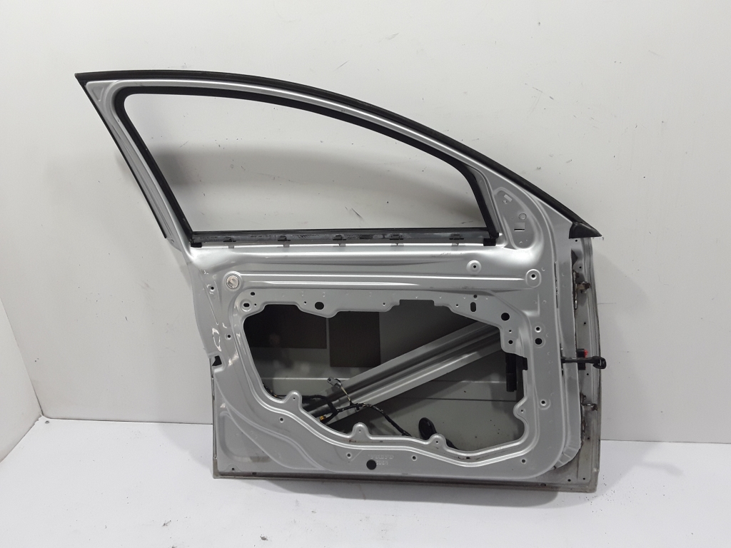 VOLVO S40 2 generation (2004-2012) Porte avant gauche 31335440 22425596