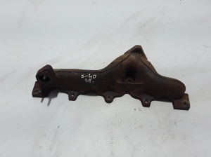   Exhaust manifold 