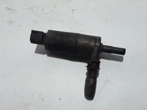 VOLVO S40 II (2004–2013) Front windshield washer pump - 3