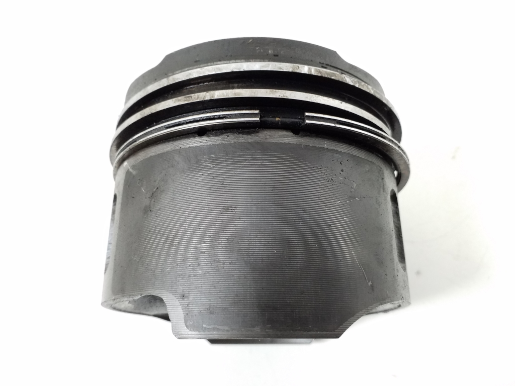 MERCEDES-BENZ M-Class W163 (1997-2005) Piston A6110300517, A6110300717, A6110301117 21022954