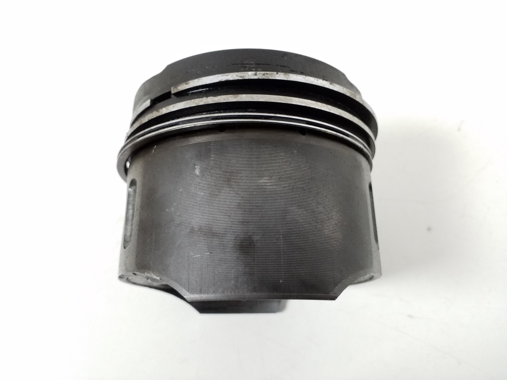 MERCEDES-BENZ M-Class W163 (1997-2005) Piston A6110300517, A6110300717, A6110301117 21022954