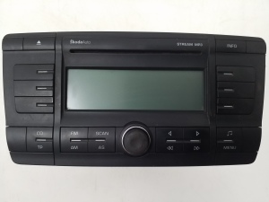  Radio / CD-Player / DVD-Player / Navigation 