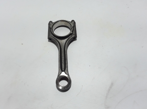  Connecting rod 