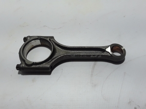  Connecting rod 