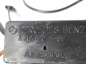 Mercedes Benz E-Class W212 (2009–2015) Antenna amplifier A2128704589 - 3