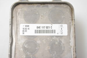 Volkswagen Golf VII (2012–2026) Ölkühler 04E117021C - 2