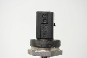  High pressure fuel line sensor 