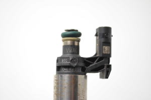  Fuel injector 