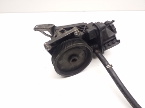   Power steering pump 