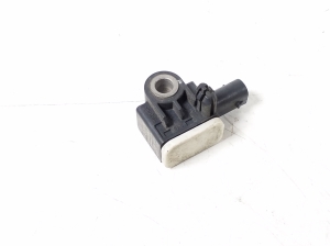 Airbag sensor - A1668210151
