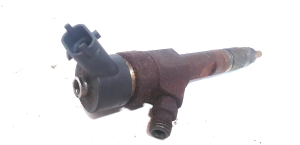  Fuel injector 