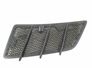  Engine cover grille 