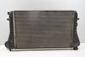 Volkswagen Passat B6 (2005–2010) Vahejahuti radiaator 3C0145805R - 4
