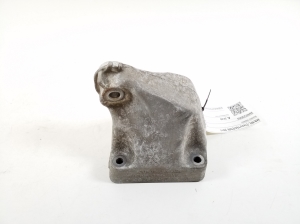  Engine holder 