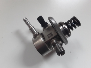 Kraftstoffpumpe - 04E127026A
