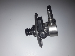 Seat Leon (2012–2026) Kraftstoffpumpe 04E127026A - 3
