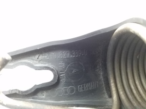 AUDI A5 (2007–2016) Muu tagaluugi hinge osa 8T0827339D - 2