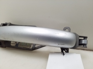 Volkswagen Touareg I (2002–2010) Front door external opening handle and its details - 2
