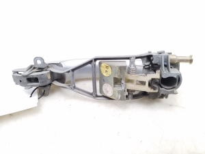 Volkswagen Touareg I (2002–2010) Front door external opening handle and its details - 4