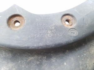 AUDI A8 D3 (2002–2010) Bavettes de roue 4E0075101 - 3