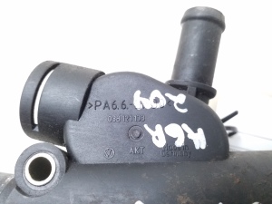 Volkswagen Golf IV (1997–2003) Termostata korpuss 038121133 - 3