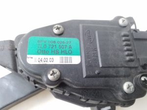 Volkswagen Touareg I (2002–2010) Accelerator pedal 7L0721507A - 3