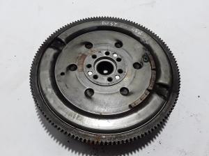  Clutch flywheel 