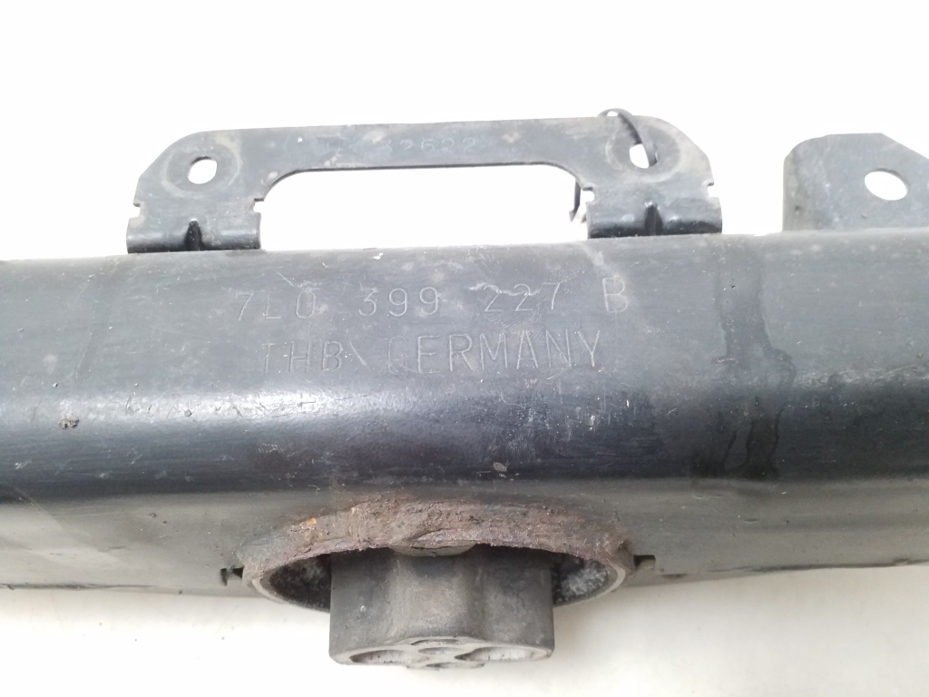 VOLKSWAGEN Touareg 1 generation (2002-2010) Кронштейн крепления коробки передач 7L0399227B 25044182