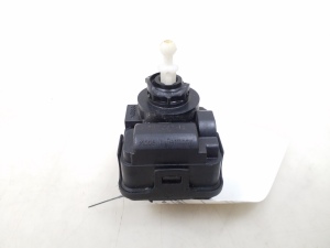 Headlight leveling motor - 8L0941295