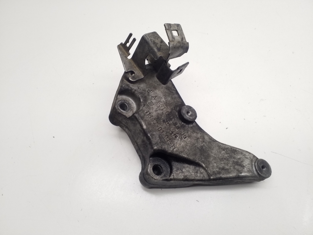 Mercedes Benz E-Class W212 (2009–2015) Muu kinnitus a6510940039 Mercedes Benz E-Class W212 (2009–2015) Muu kinnitus a6510940039
