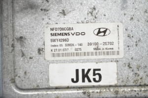 Hyundai Sonata (2004–2009) Engine control unit 3910025702 - 4