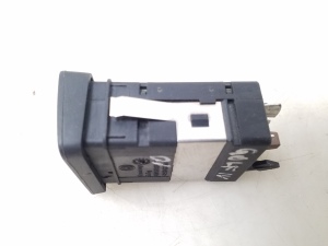 Volkswagen Golf IV (1997–2003) Schalter für Sitzheizung 1J0963564B - 2