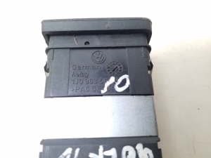 Volkswagen Golf IV (1997–2003) Schalter für Sitzheizung 1J0963564B - 3