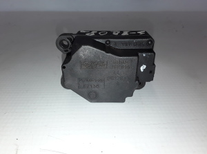 VOLVO S80 II (2006–2016) Stellmotor Heizungsklappe 31348271 - 3