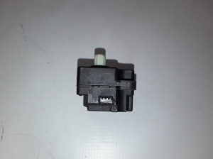 VOLVO S80 II (2006–2016) Stellmotor Heizungsklappe 31348271 - 3