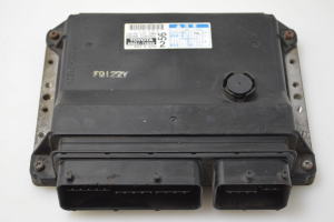 Motorsteuergerät - 8966112D80