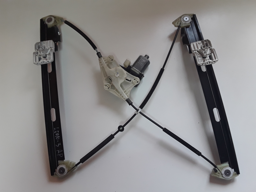 SEAT Leon 3 generation (2012-2020) Front Right Door Window Regulator 5F4837462D 22567065