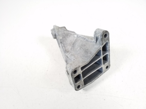 Mercedes Benz CLS-Class 218 (2011–2018) Engine bracket A6422235404 - 2