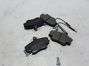 RENAULT Scenic (1996–2003) Piduriklotsid ees 7711130071 - 2