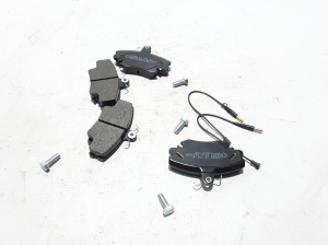 RENAULT Scenic (1996–2003) Piduriklotsid ees 7711130071 - 3