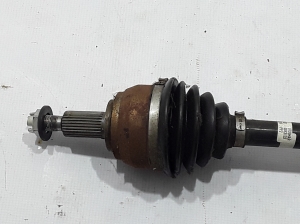 RENAULT Latitude (2010–2017) Esimene veovõll ja selle osad 8200908710 - 2